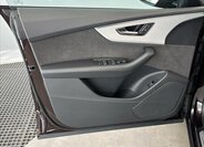 Audi Q8 SUV / Terénní 3,0 l 250 kw