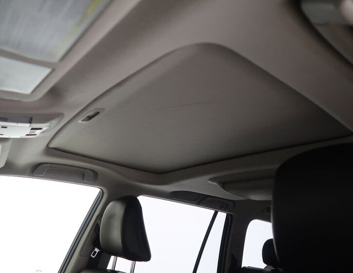 Toyota Land Cruiser 37