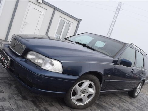 Volvo V70 Kombi 2,5 l 103 kw