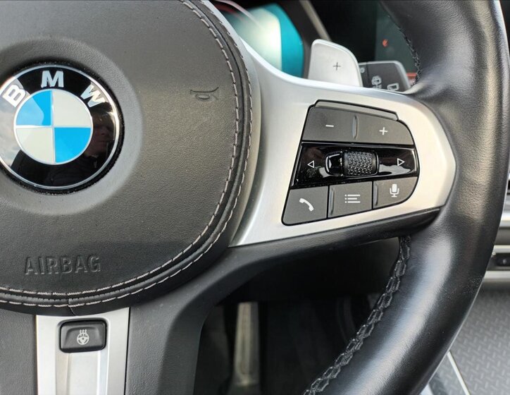 BMW X7 SUV / Terénní 4,4 l 390 kw