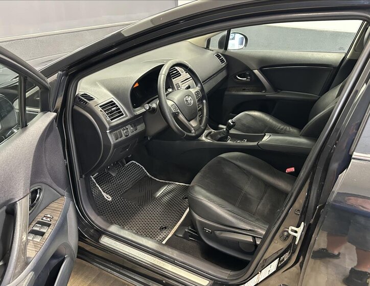 Toyota Avensis Kombi 2,0 l 91 kw