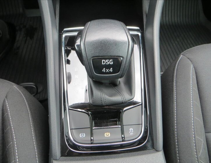 Škoda Karoq SUV / Terénní 2,0 l 110 kw