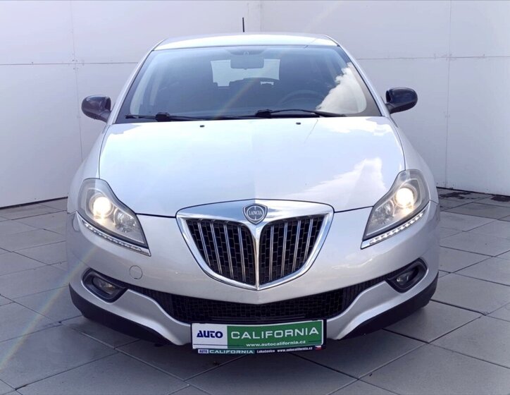 Lancia Delta Hatchback 1,6 l 88 kw