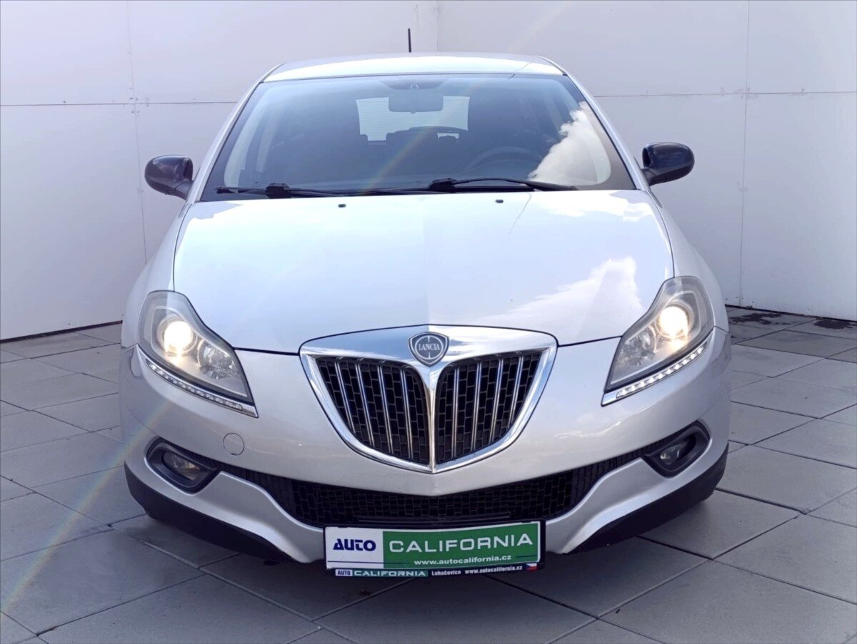 Lancia Delta Hatchback 1,6 l 88 kw