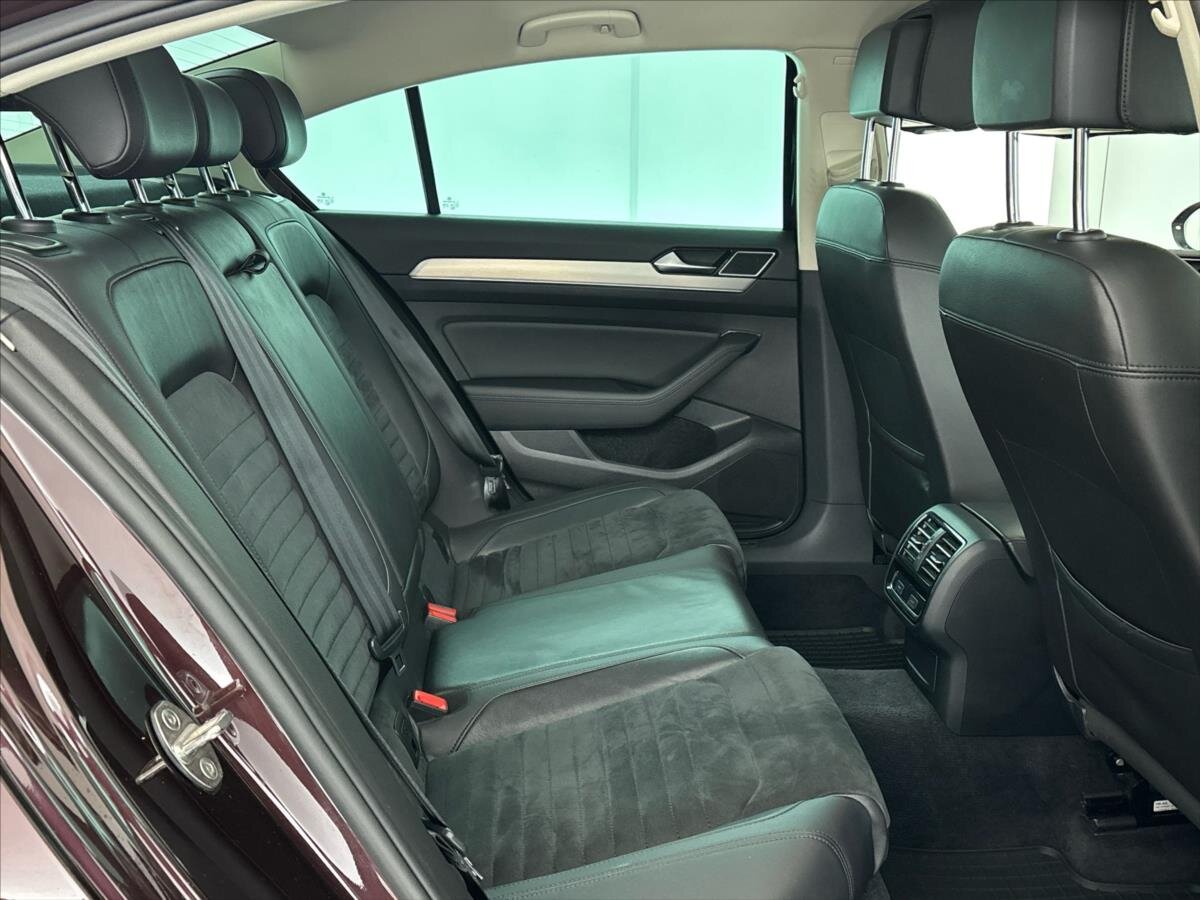 Volkswagen Passat Sedan / Limuzína 2,0 l 140 kw