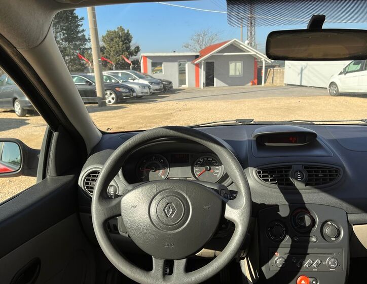 Renault Clio 23
