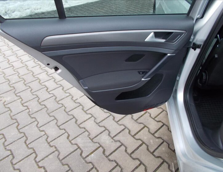 Volkswagen Golf Hatchback 1,6 l 77 kw