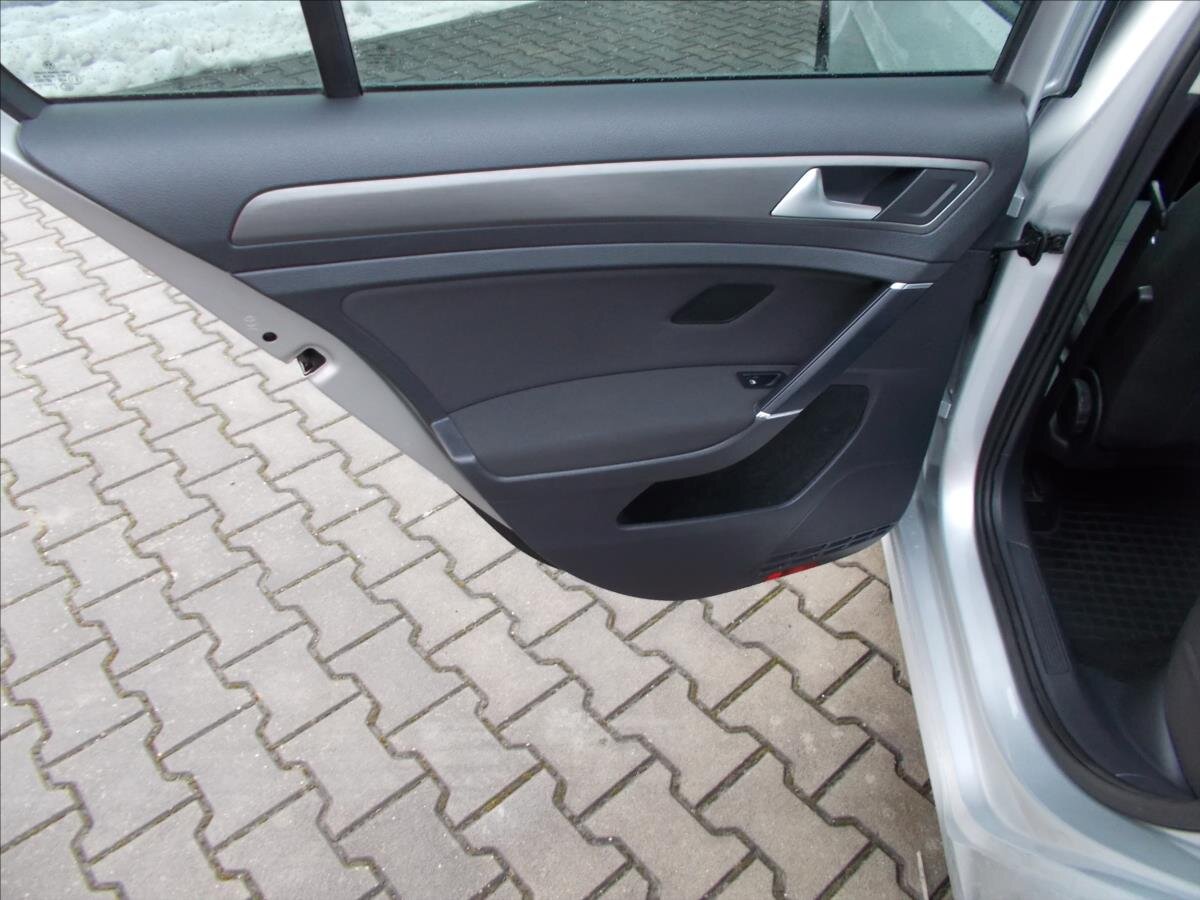 Volkswagen Golf Hatchback 1,6 l 77 kw