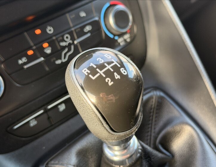 Ford Transit Connect Pick-up 1,5 l 73 kw