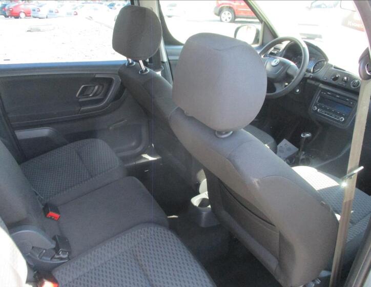 Škoda Roomster 11