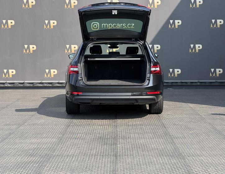 Škoda Superb 9