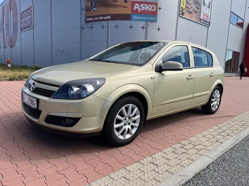 Opel Astra Hatchback 1,6 l 77 kw