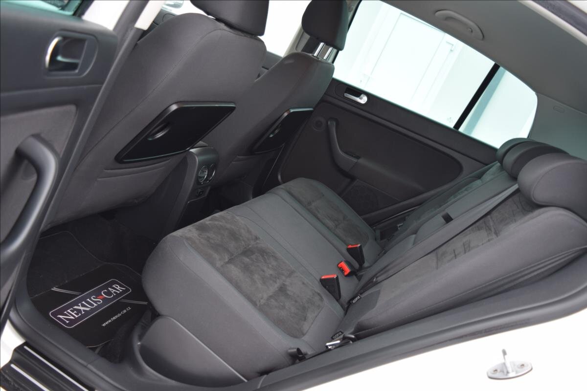 Volkswagen Golf Kombi 1,6 l 77 kw