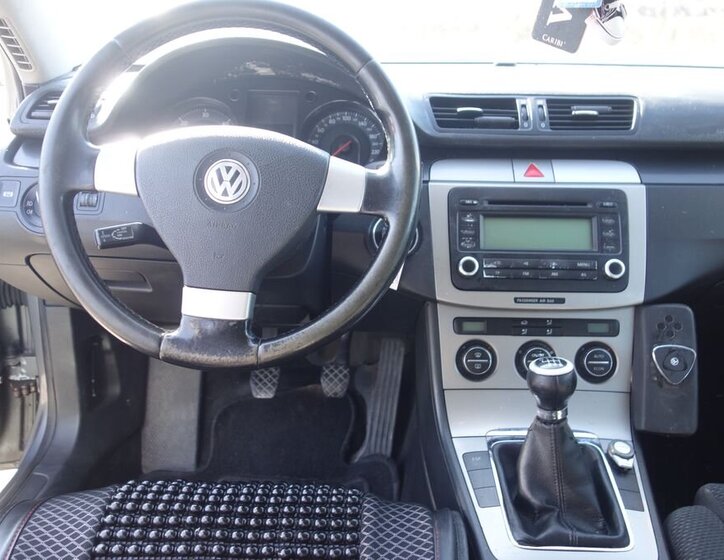 Volkswagen Passat Sedan 2,0 l 103 kw