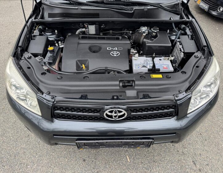 Toyota RAV4 SUV / Terénní 2,2 l 100 kw