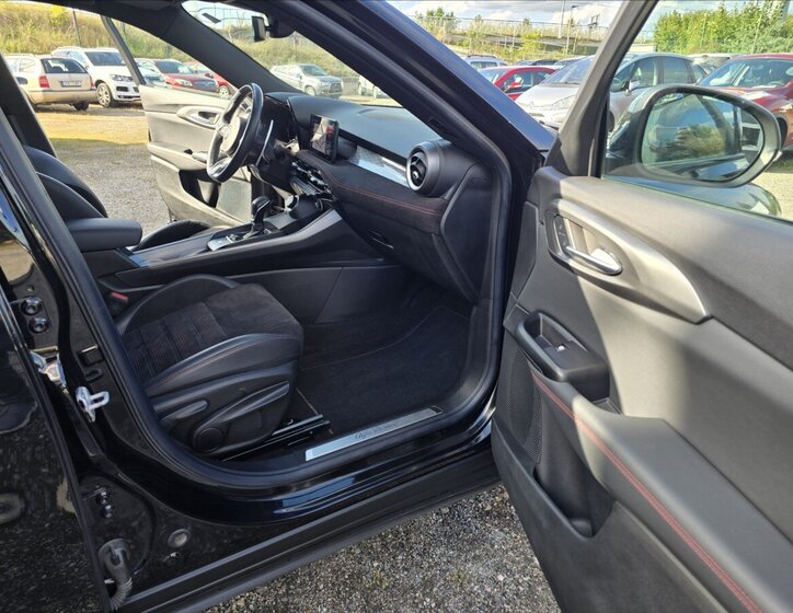 Alfa Romeo Tonale SUV / Terénní 1,5 l 117 kw