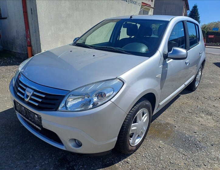 Dacia Sandero 1