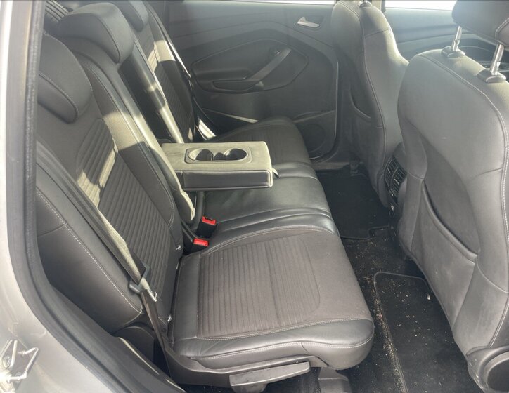 Ford Kuga SUV 1,5 l 110 kw