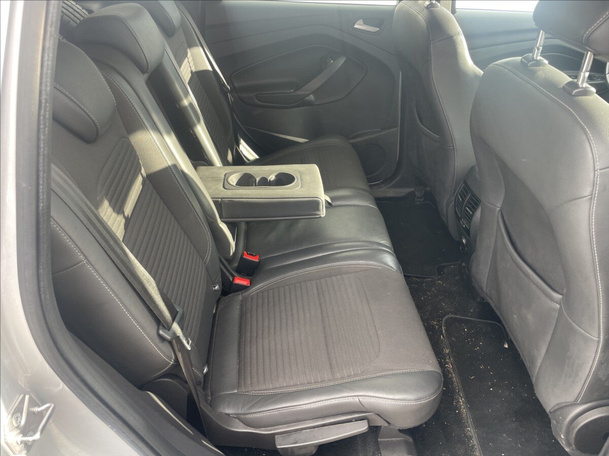 Ford Kuga SUV 1,5 l 110 kw