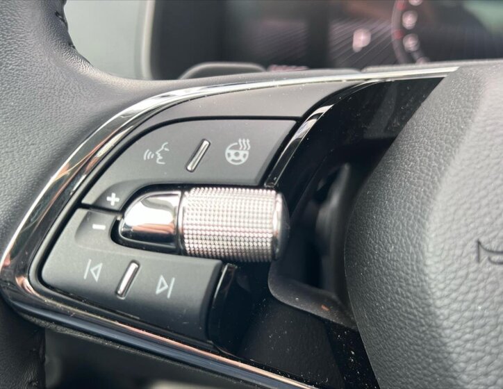 Škoda Karoq SUV / Terénní 1,5 l 110 kw