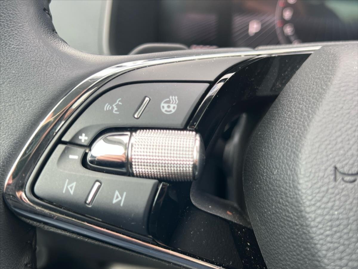 Škoda Karoq SUV / Terénní 1,5 l 110 kw