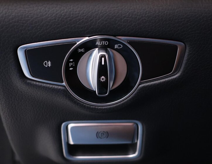 Mercedes-Benz Třídy S Sedan / Limuzína 4,7 l 335 kw