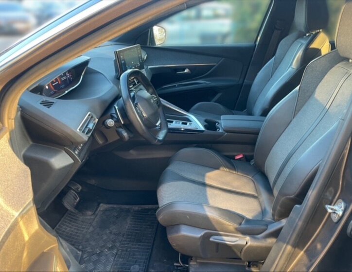 Peugeot 5008 SUV / Terénní 1,5 l 96 kw