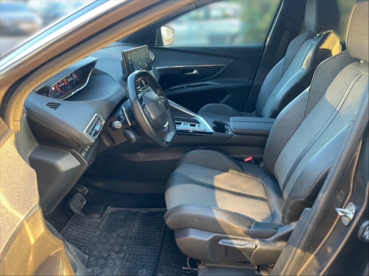 Peugeot 5008 SUV / Terénní 1,5 l 96 kw