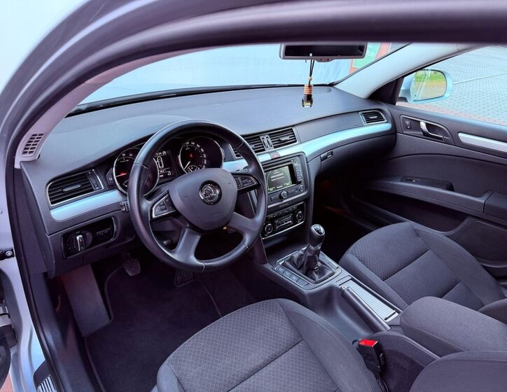 Škoda Superb Kombi 2,0 l 103 kw