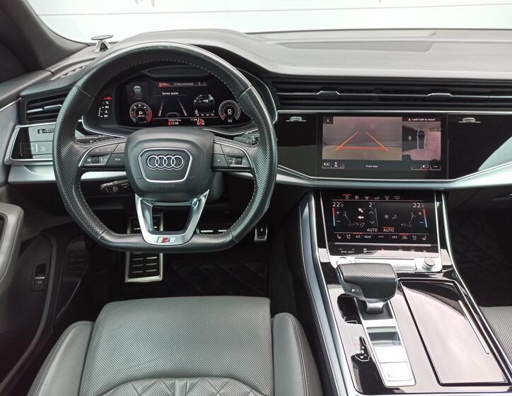 Audi Q8 19