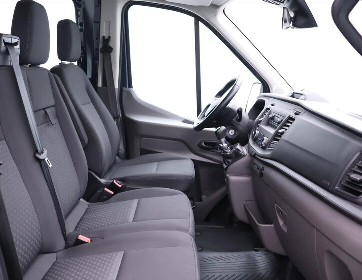 Ford Transit Kombi 2,0 l 96 kw