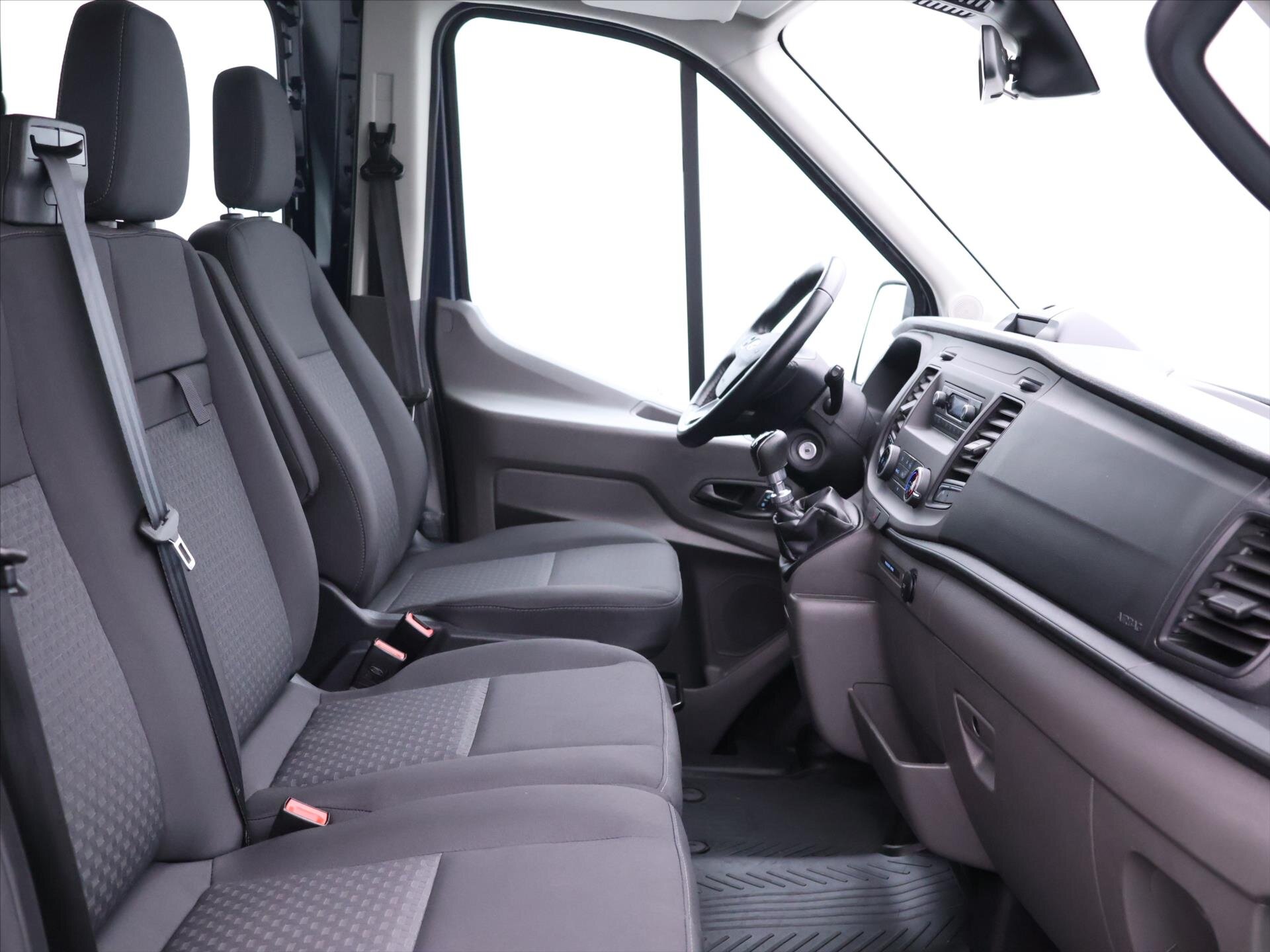 Ford Transit Kombi 2,0 l 96 kw