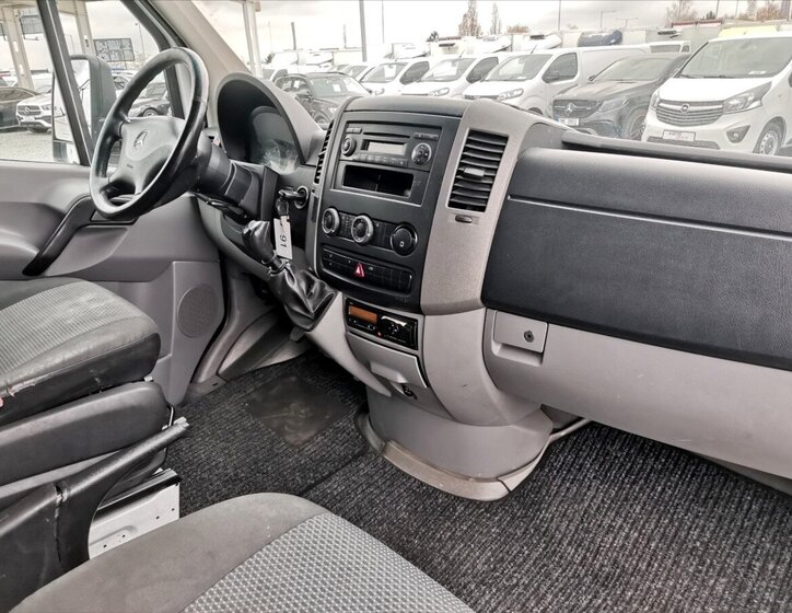 Mercedes-Benz Sprinter 8