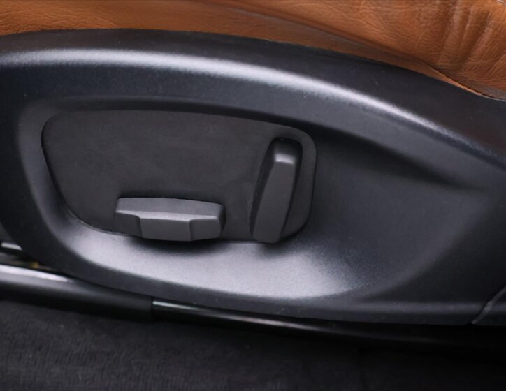 Jaguar F-Pace SUV 2,0 l 132 kw