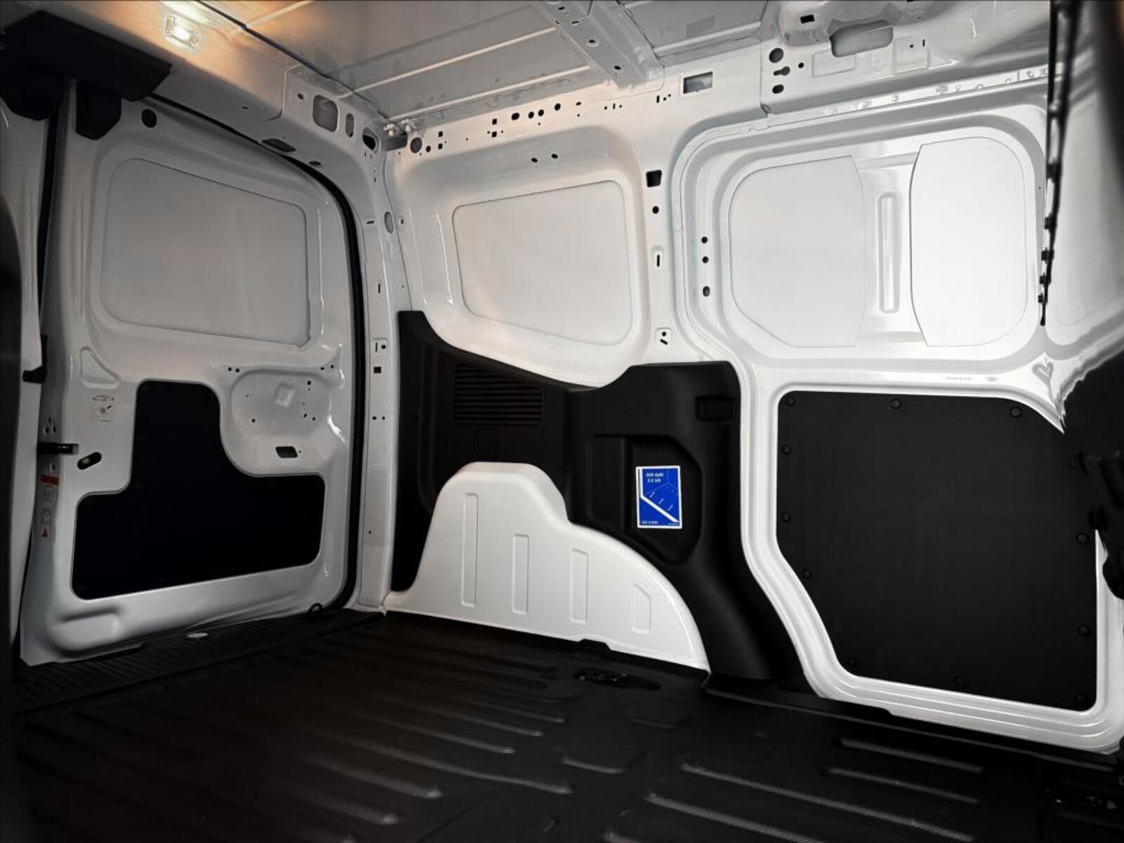 Ford Transit Courier 15