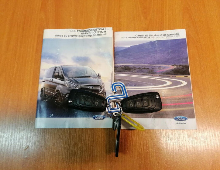 Ford Tourneo Custom 29