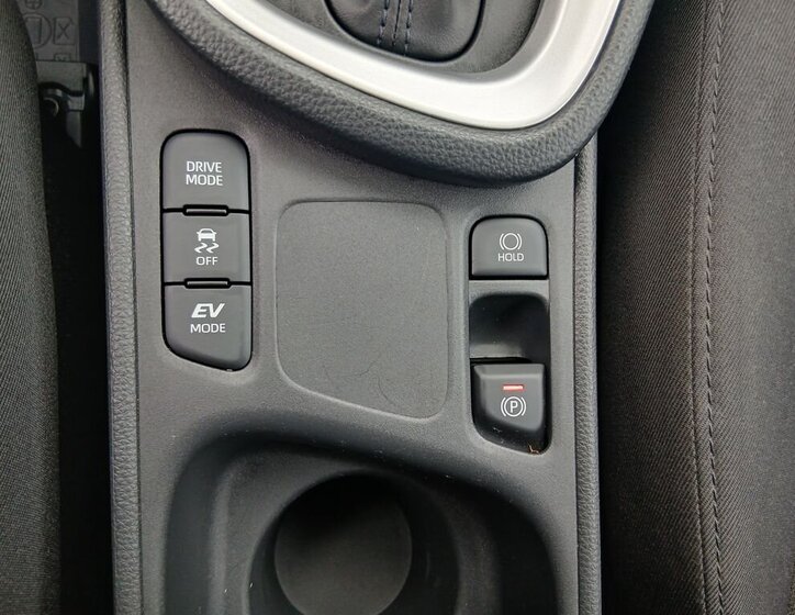 Toyota Yaris Cross 26