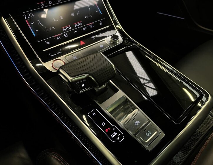 Audi SQ7 Kombi 4,0 l 320 kw