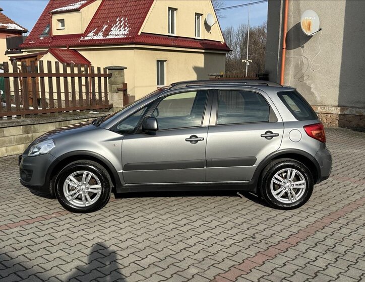 Suzuki SX4 Hatchback 1,6 l 88 kw