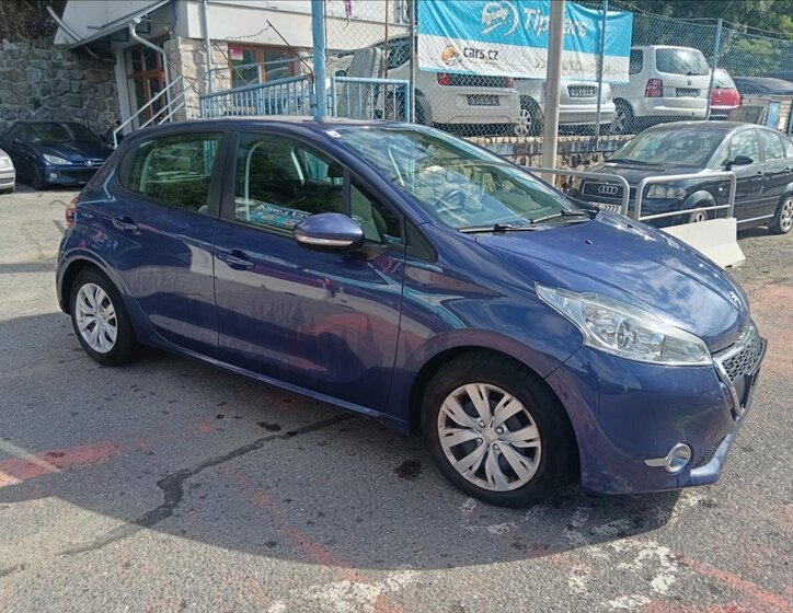 Peugeot 208 Hatchback 1,6 l 68 kw