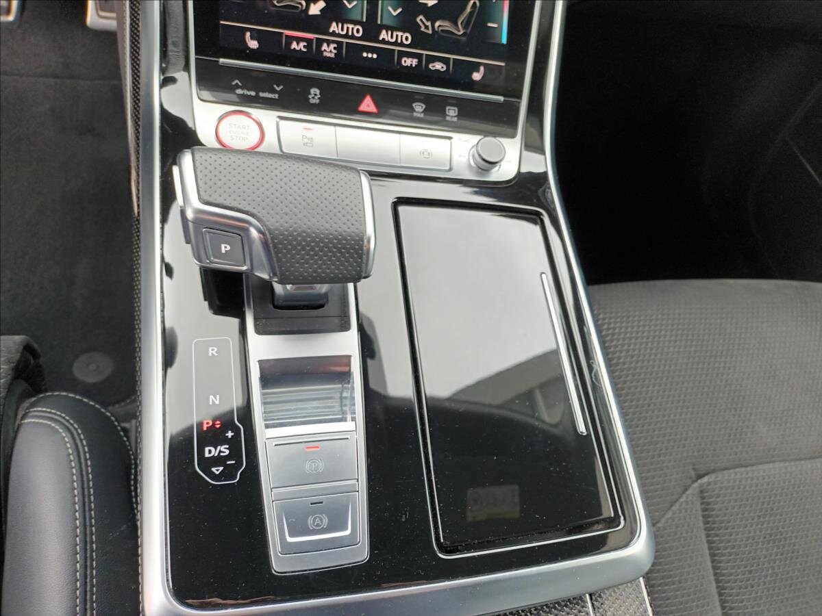 Audi SQ8 SUV / Terénní 4,0 l 320 kw