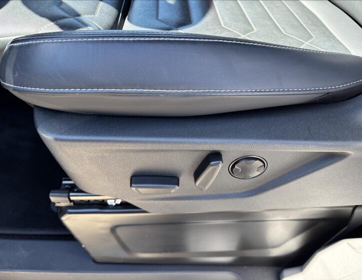 Ford Tourneo Custom Kombi 2,0 l 125 kw