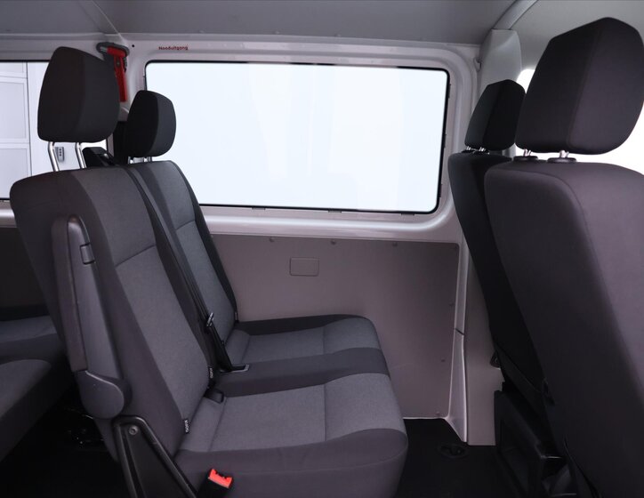 Volkswagen Transporter Kombi 2,0 l 62 kw