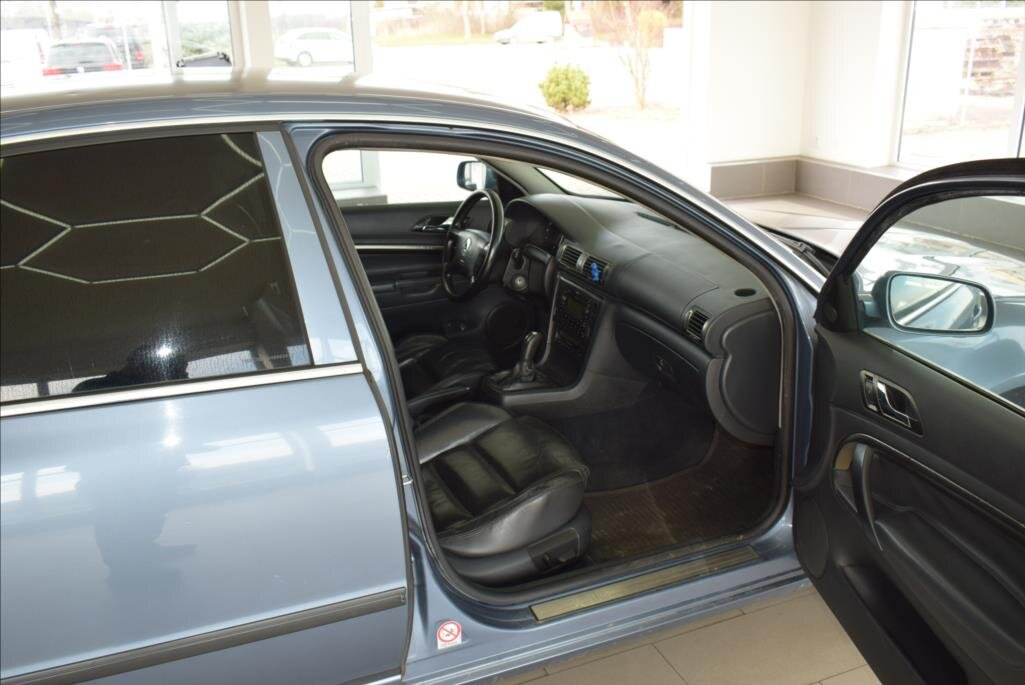 Škoda Superb Sedan / Limuzína 2,8 l 142 kw