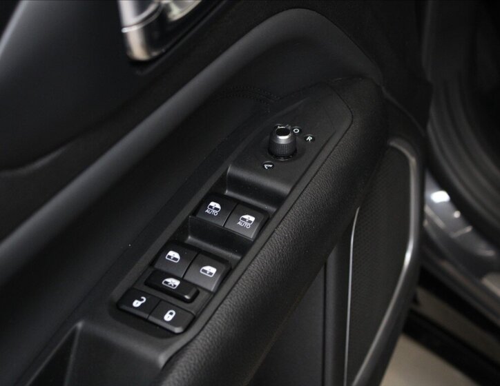 Jeep Compass SUV / Terénní 1,5 l 96 kw