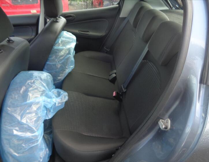 Peugeot 206 11
