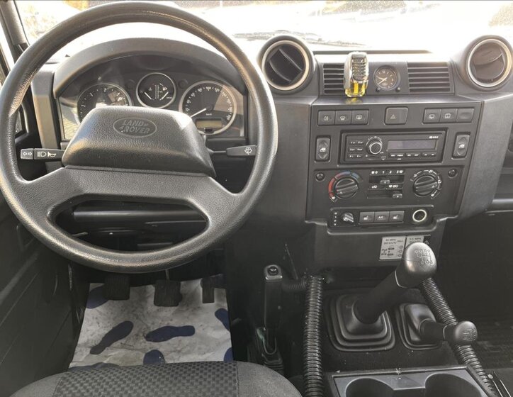 Land Rover Defender Ostatní 2,4 l 90 kw
