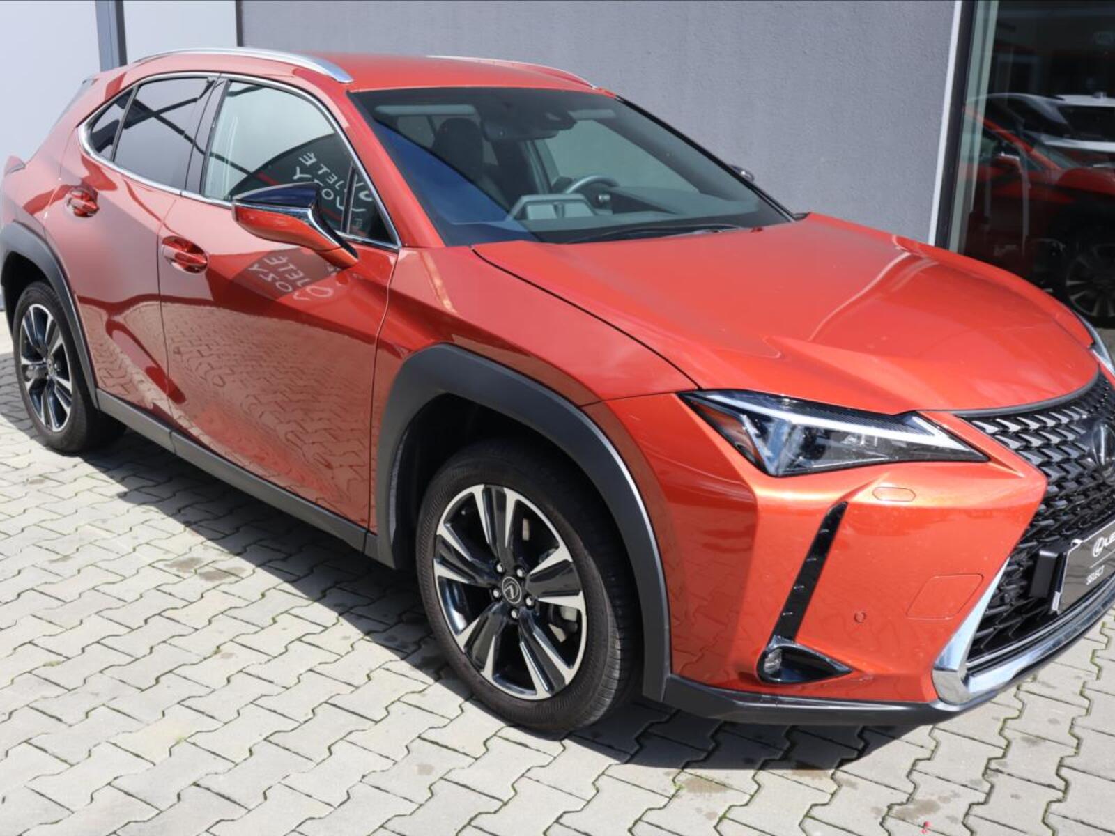 Lexus UX 250h 2