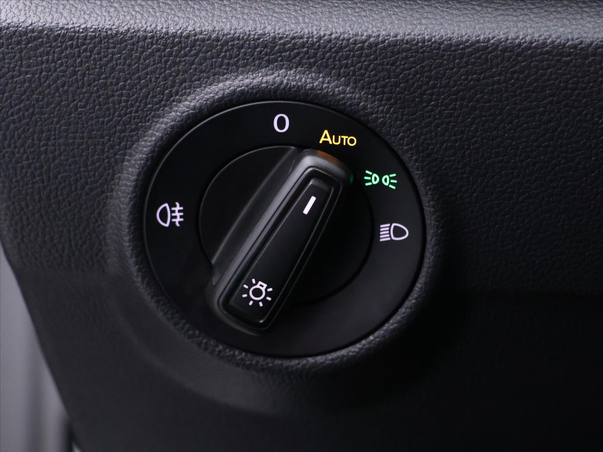 Volkswagen T-Roc SUV / Terénní 999,0 85 kw