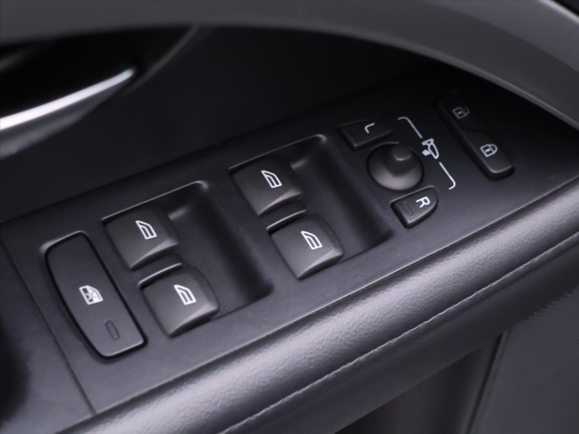 Volvo S80 Sedan / Limuzína 2,4 l 158 kw